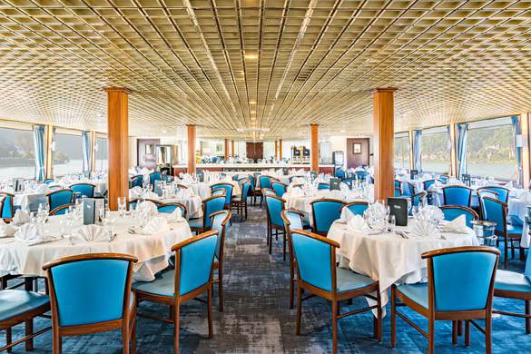 CroisiEurope MS Monet Restaurant 2 ©Corinne Cotard.jpg